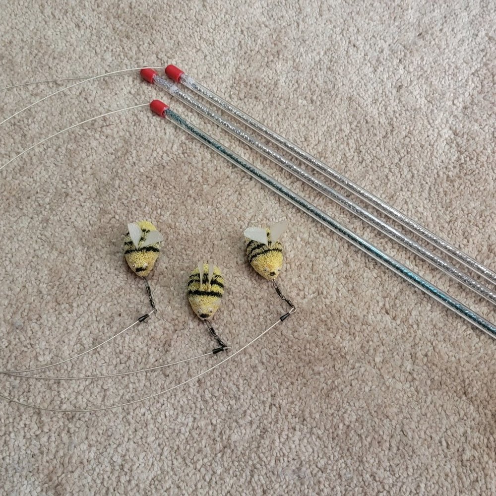 Cat Toy Bee Wand Custom Made... No Package .. Bran New! - Picture 4 of 4